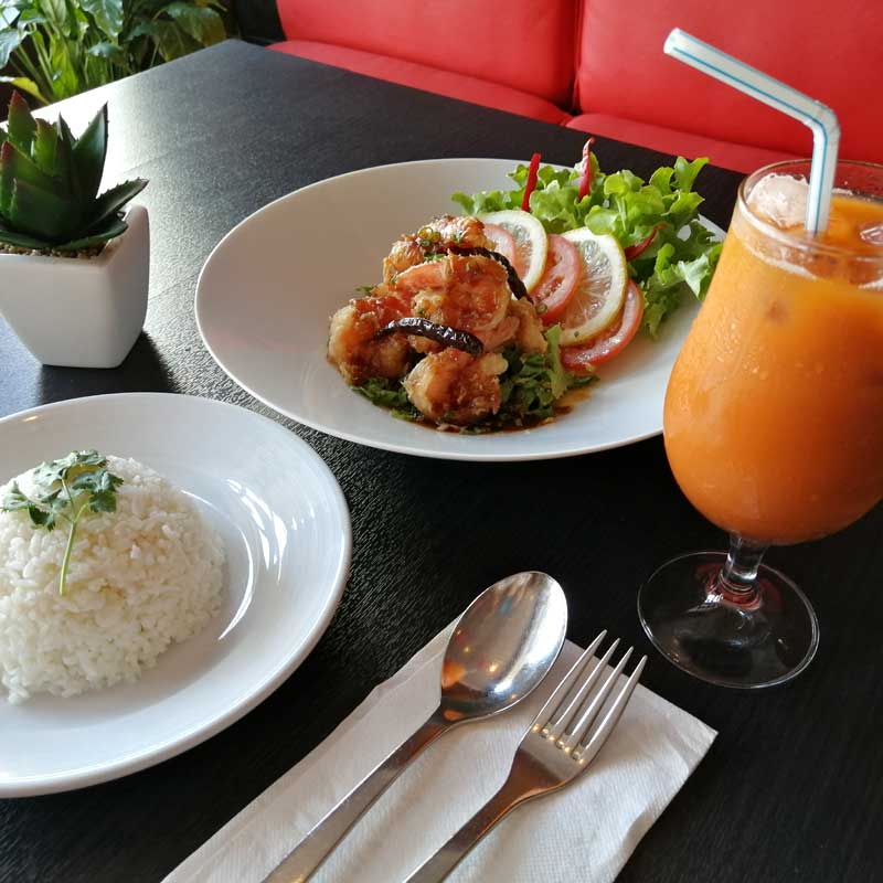 Tamarind Prawns with Thai Milk Tea